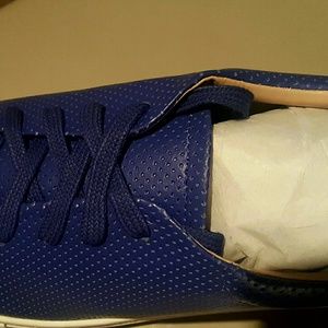 *BRAND NEW* Dolce Vita Perforated Sneaker